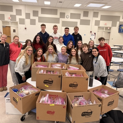 FBLA Members with 200 shelf-stable meals